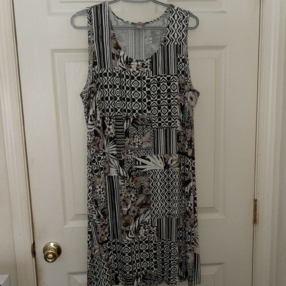 Chico's Black and White Geometric Midi Dress